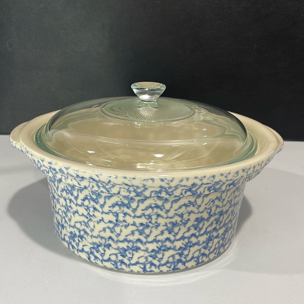 Roseville Pottery Workshop Gerald E. Henn Blue Spongeware 2Qt Casserole dish